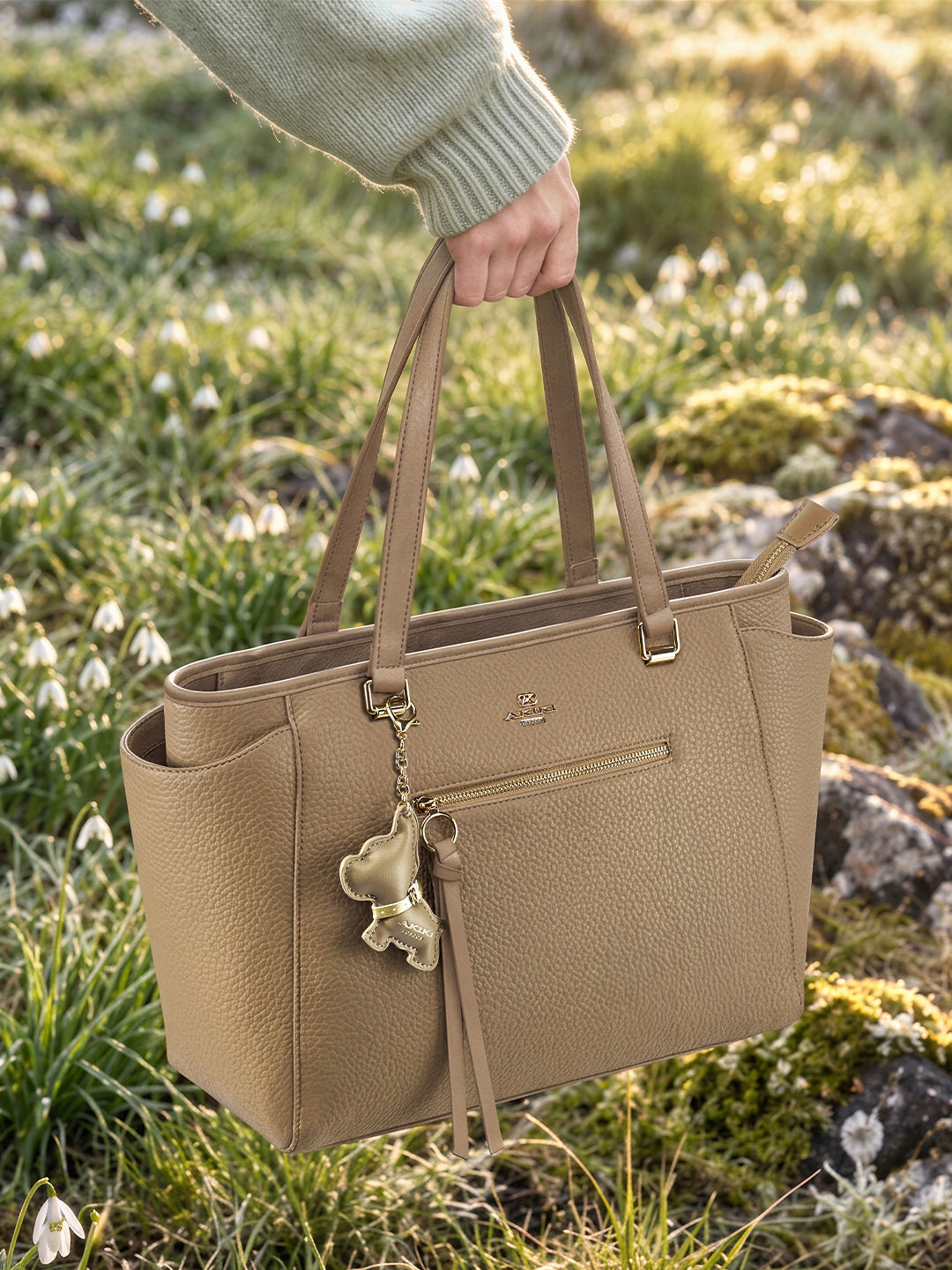 Cambridge Large Beige Tote Bag