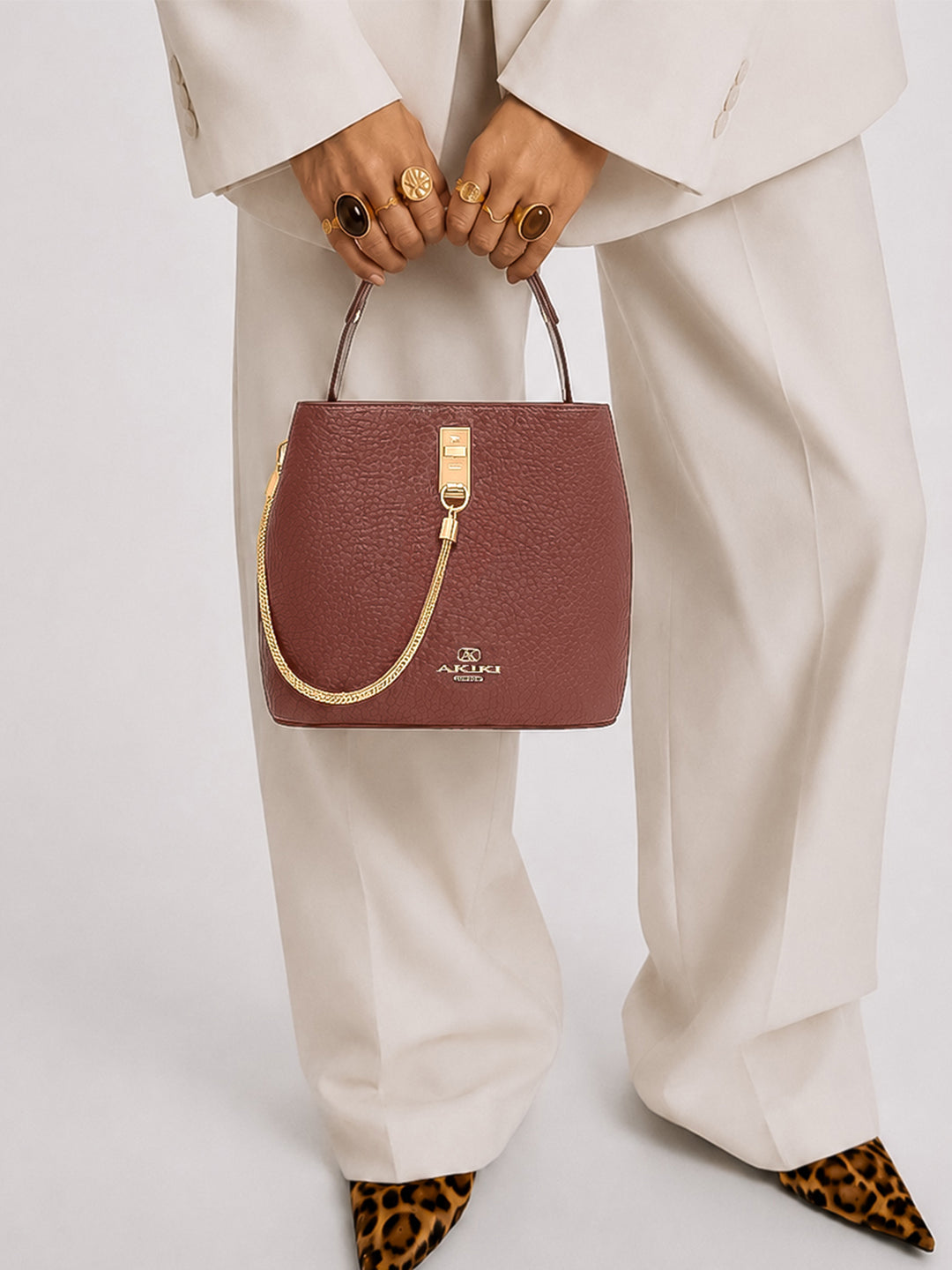 Thames 3 Compartments Large Bucket Bag