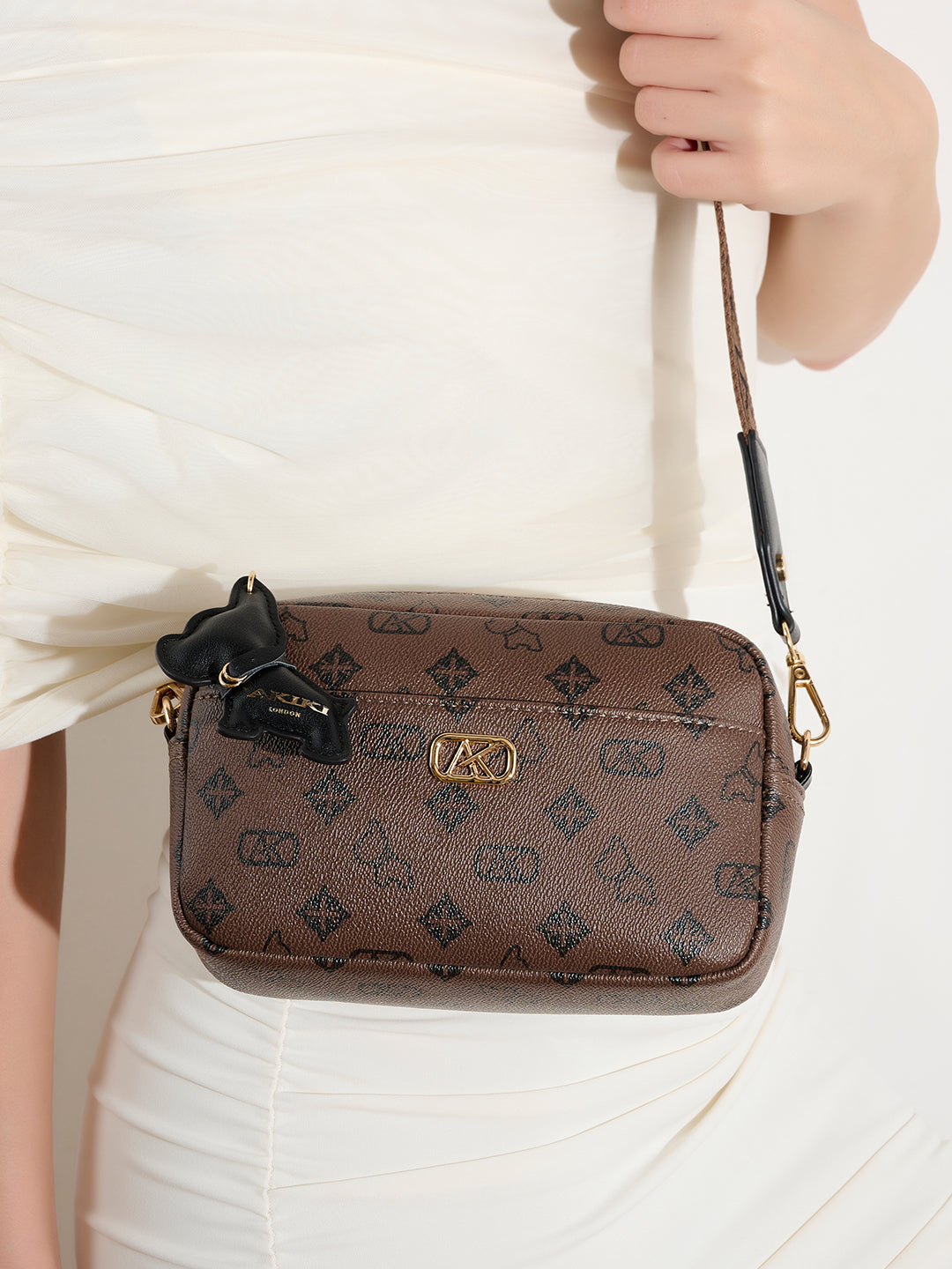 Chiswick 23 Medium Sling Bag Brown