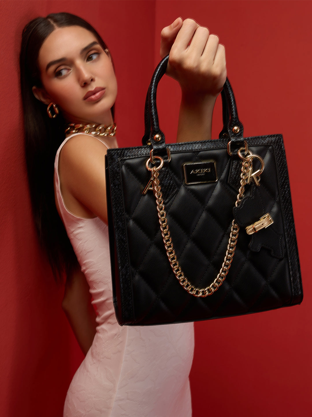 Swinden 25 Box Small Handbag Black