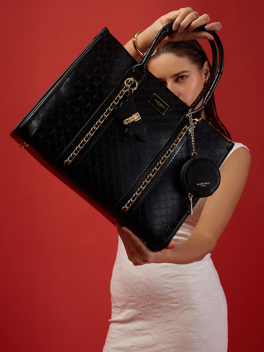 Hounslow 39 Box Large Handbag Black