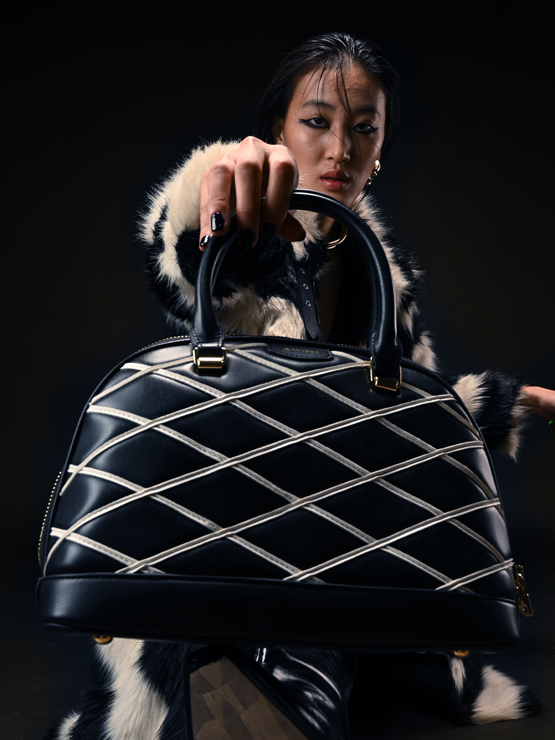 Buckingham Medium Dome Satchel Bag Black