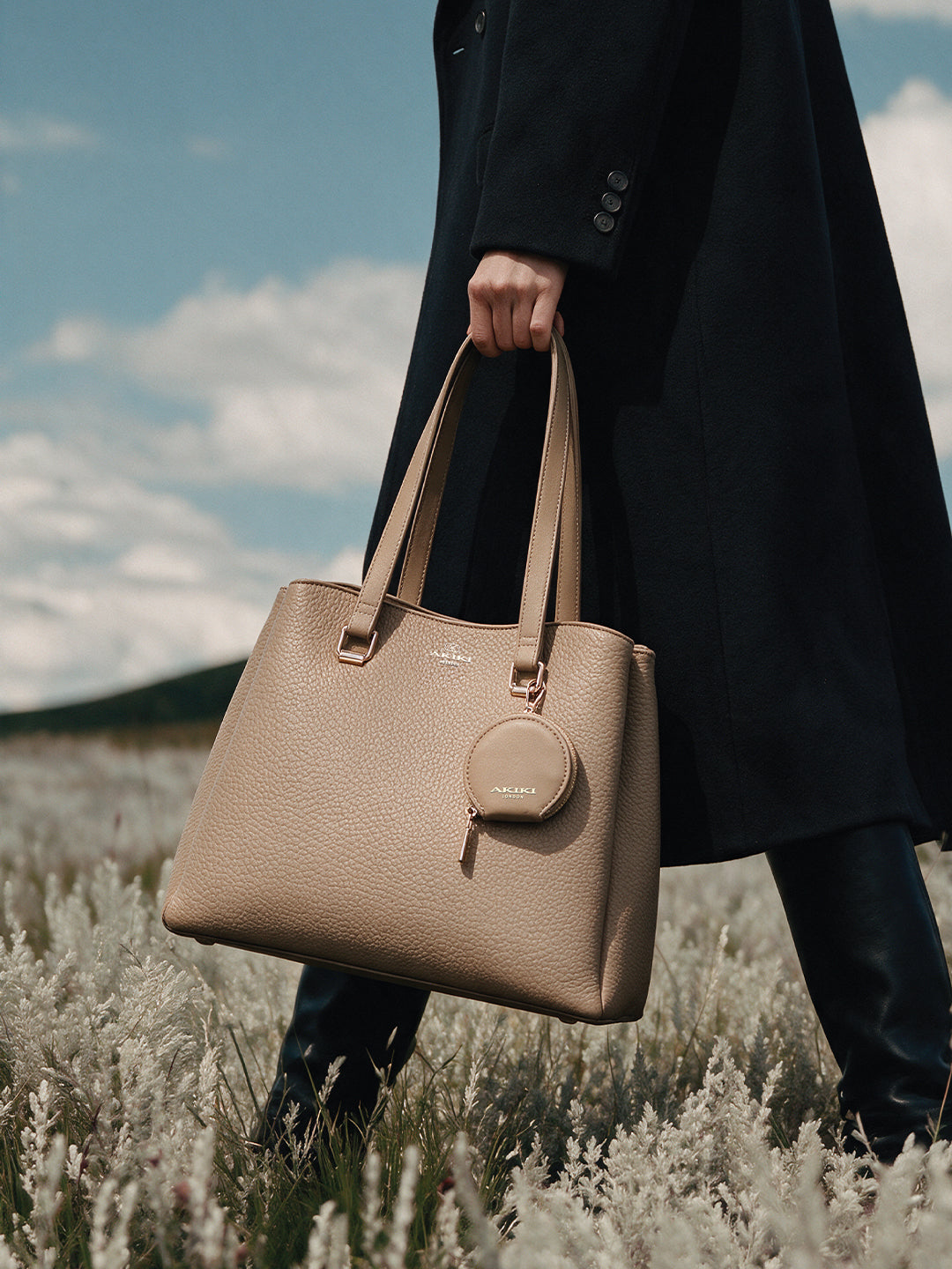 Romford Medium Beige Sathcel Bag