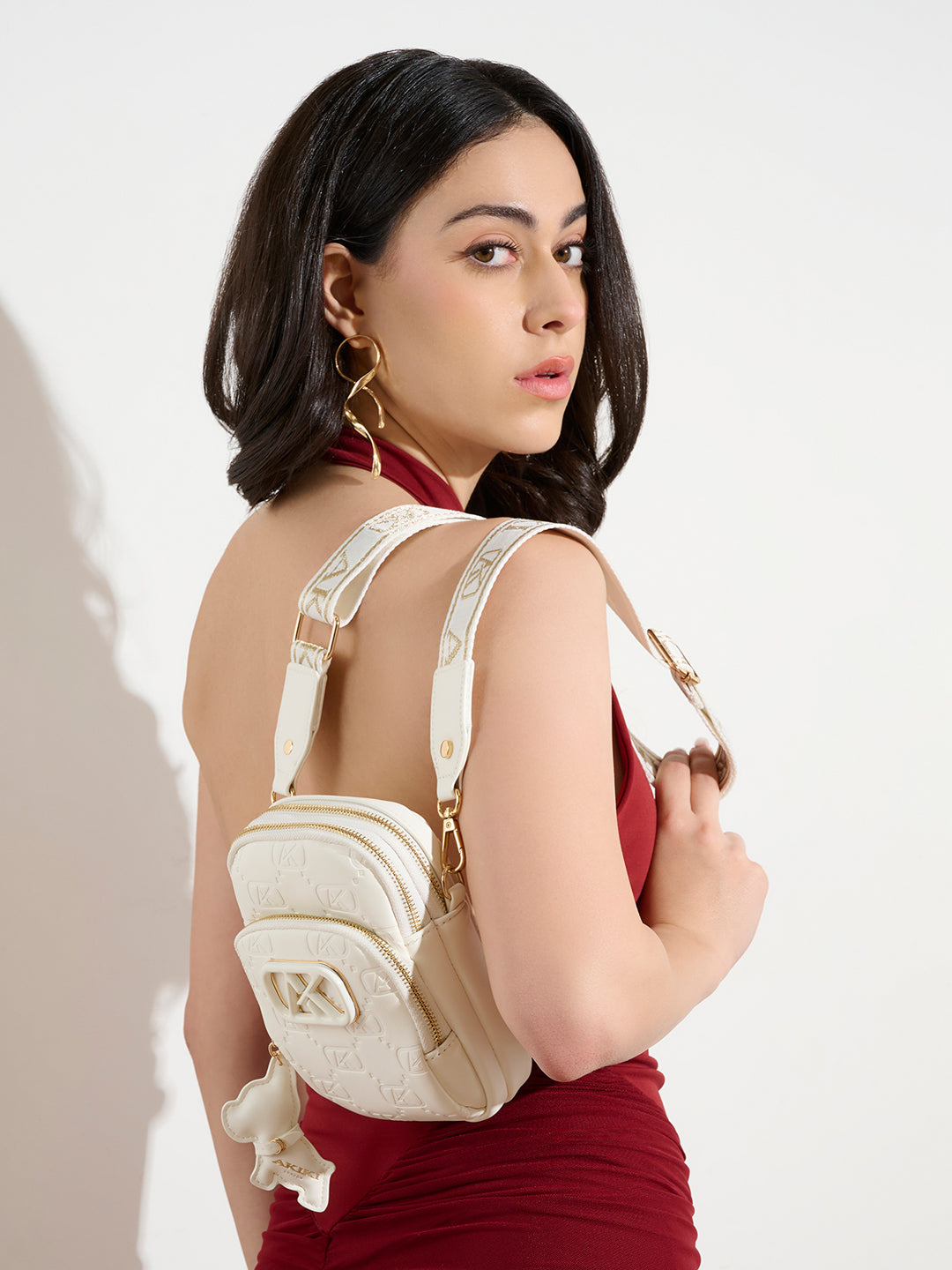 Dalston 14 Medium Sling Bag White 