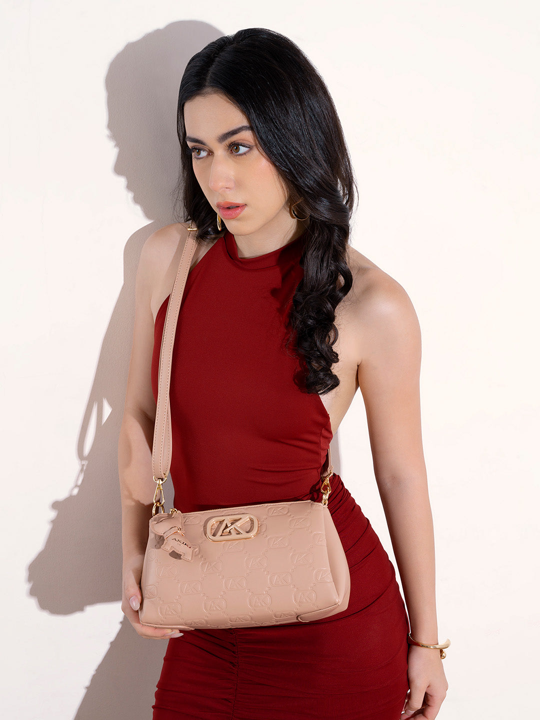 Barnsbury 26 Medium Sling Bag Beige