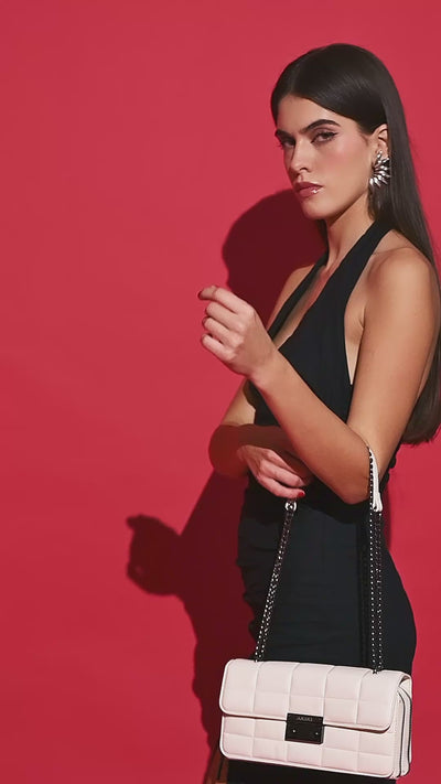 Chelsea Flap Medium Sling Bag Black