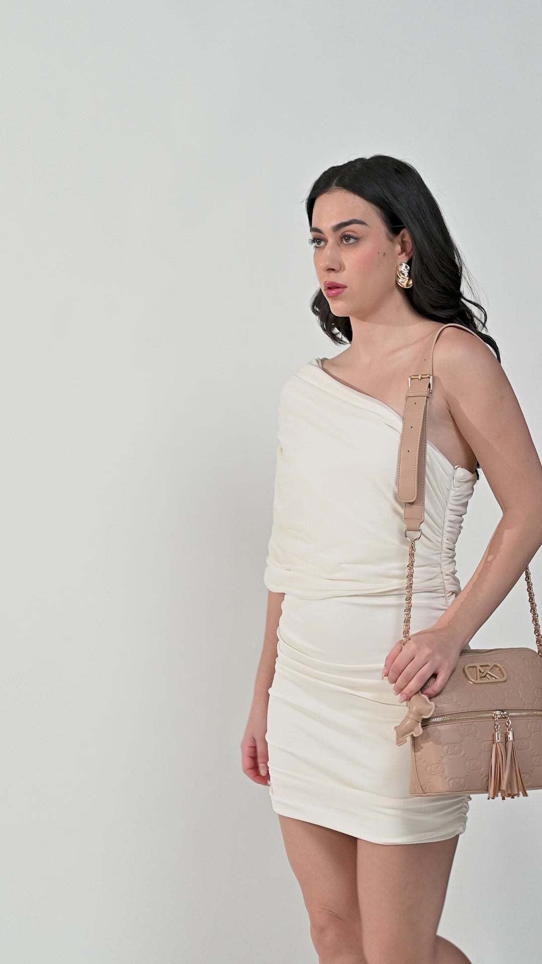 Hatton 24 Medium Sling Bag Beige